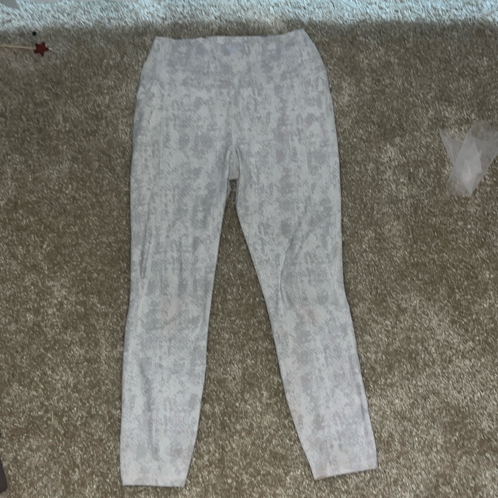 Legging(I wanted to add I don’t ship for this period of time)